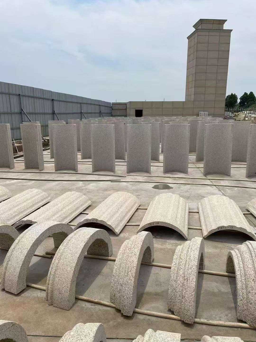 绍兴黄金麻别墅柱皮 异形 线条定制